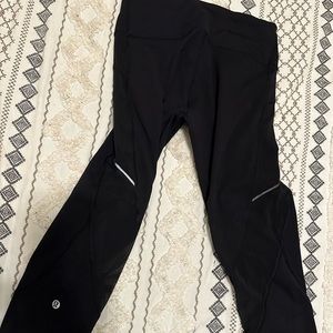 lululemon crop leggings with side mesh panel & pockets
